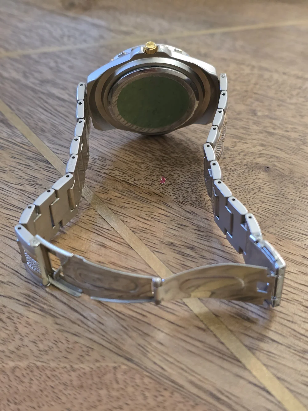 mcuci gold tone